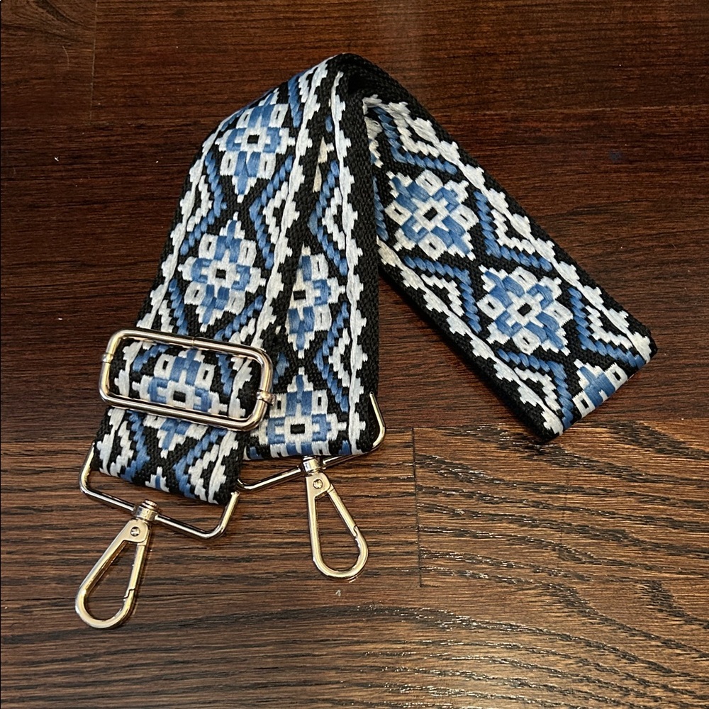 Modern and chic Geometric Patterned Bag Strap